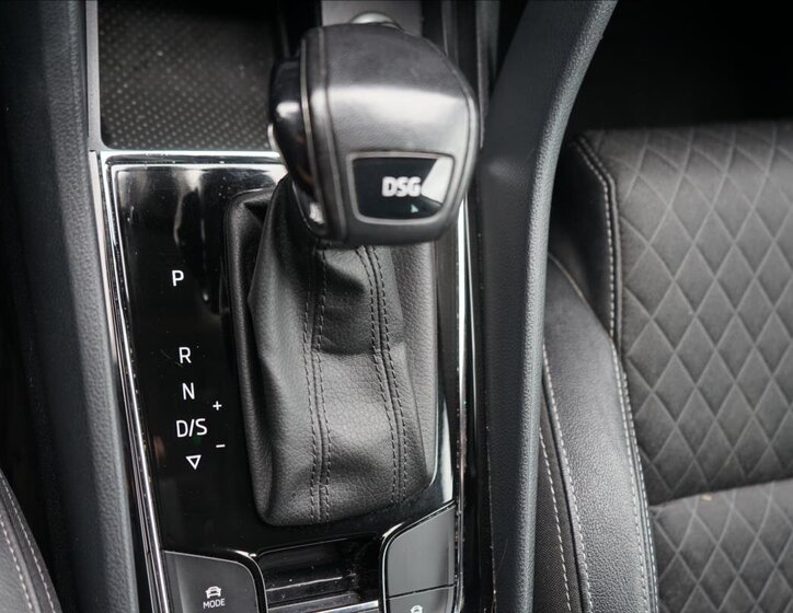 Škoda Karoq SUV 1,5 l 110 kw