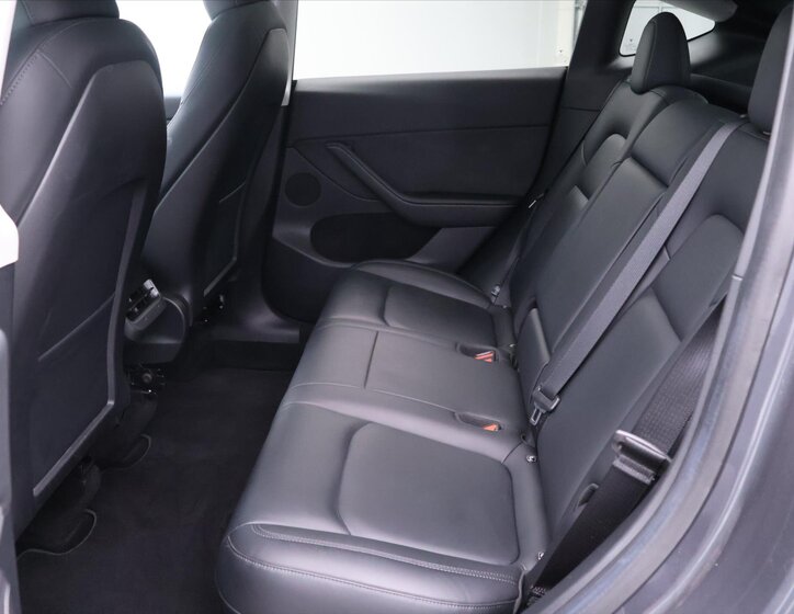 Tesla Model Y SUV / Terénní 0,0 378 kw