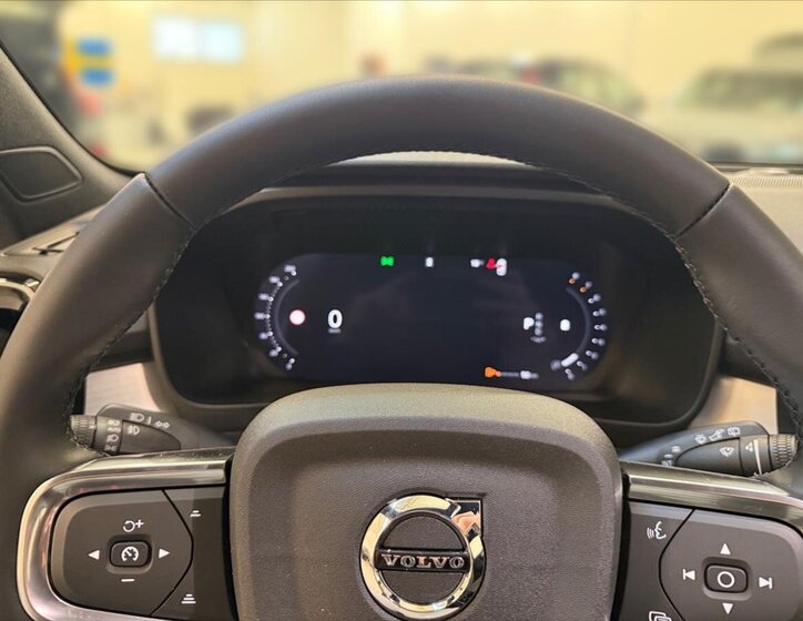 Volvo XC40 SUV / Terénní 2,0 l 120 kw