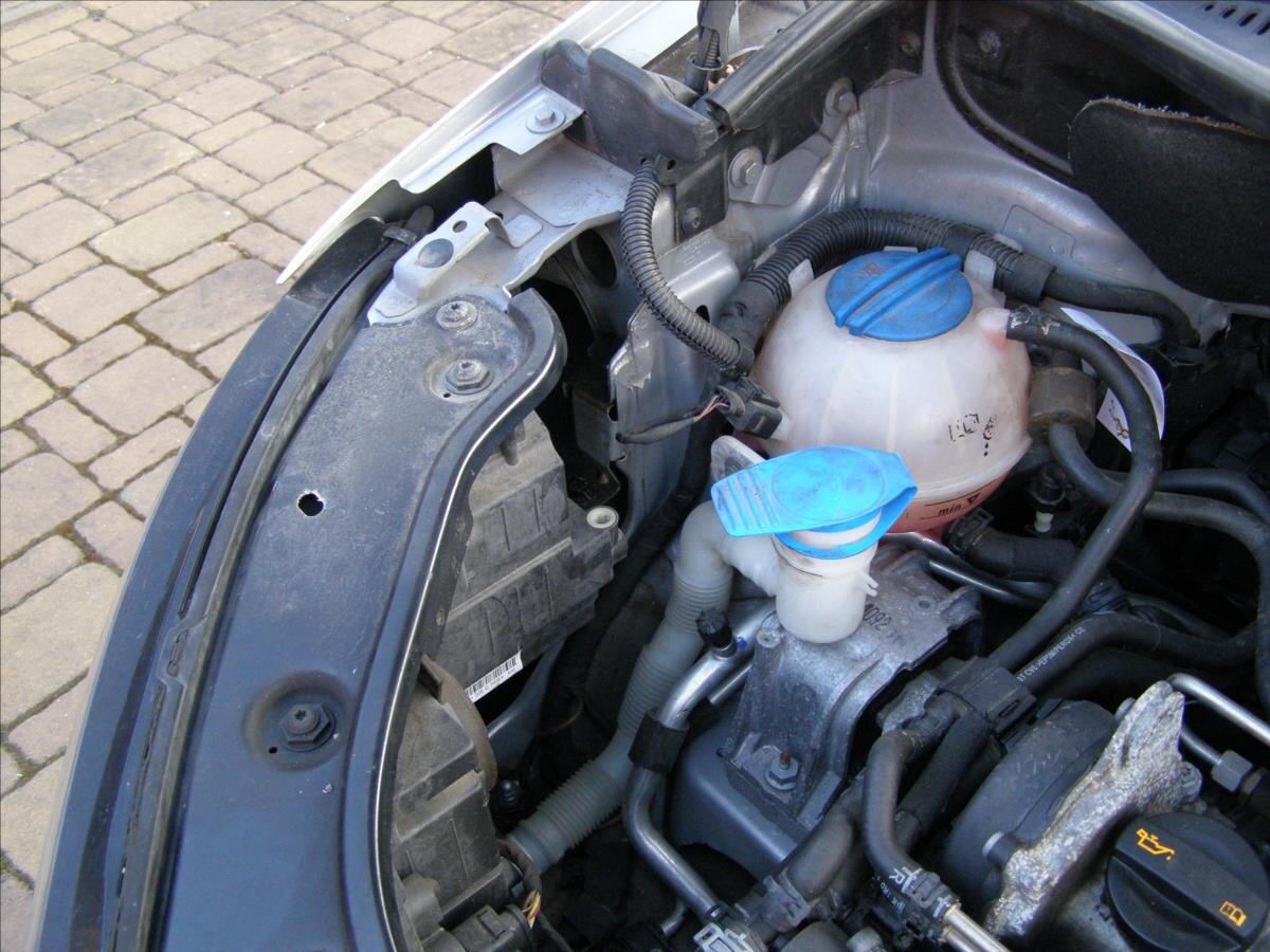 Volkswagen Touran MPV 1,2 l 77 kw