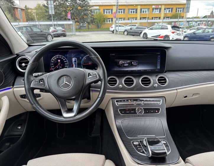 Mercedes-Benz Třídy E Kombi 2,0 l 143 kw