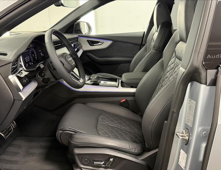 Audi Q8 9