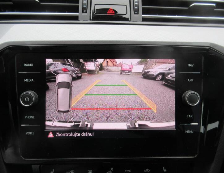 Volkswagen Passat 11