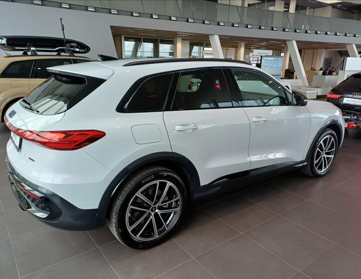 Audi Q5 SUV 2,0 l 150 kw