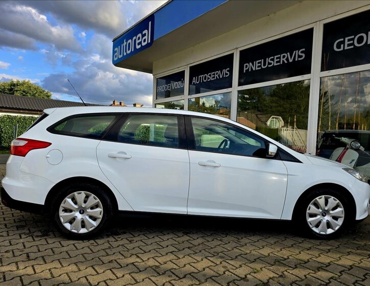 Ford Focus Kombi 998,0 74 kw