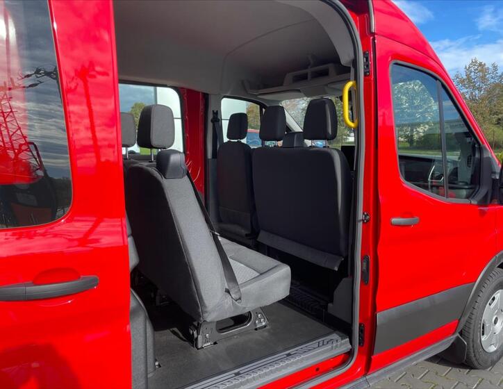 Ford Transit 8