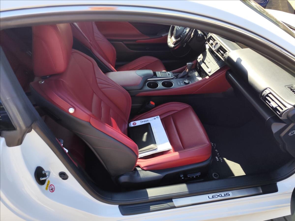 Lexus RC 300h Kupé 2,5 l 133 kw