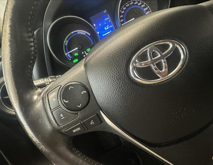 Toyota Auris 30