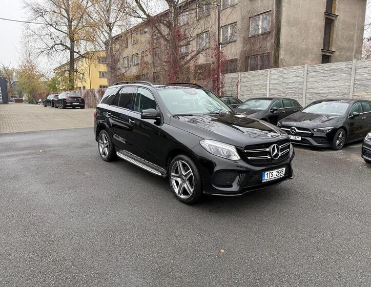 Mercedes-Benz GLE 8