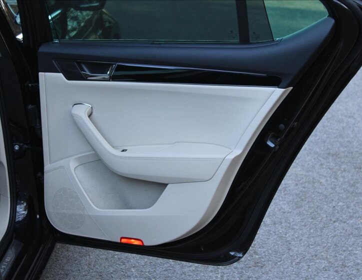 Škoda Superb Sedan / Limuzína 2,0 l 147 kw