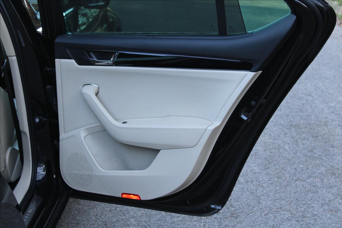 Škoda Superb Sedan / Limuzína 2,0 l 147 kw