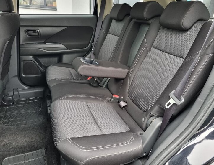 Mitsubishi Outlander SUV 2,0 l 110 kw