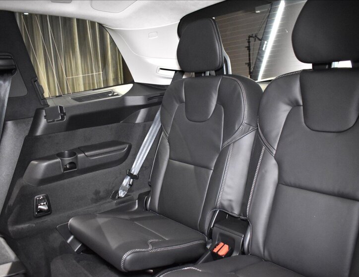 Volvo XC90 SUV / Terénní 2,0 l 335 kw