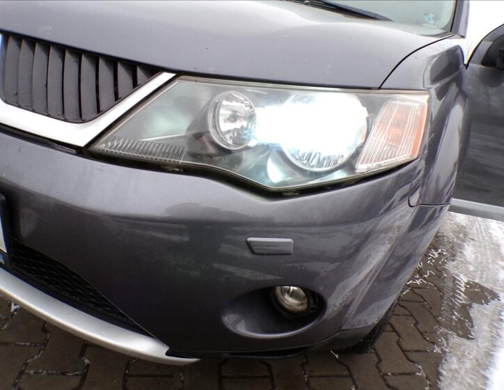 Mitsubishi Outlander Kombi 2,4 l 125 kw