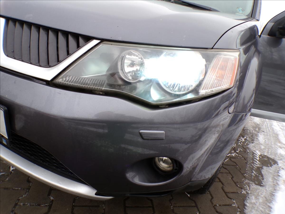 Mitsubishi Outlander Kombi 2,4 l 125 kw