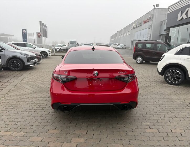 Alfa Romeo Giulia 6