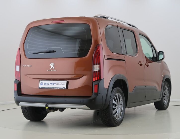 Peugeot Rifter 5