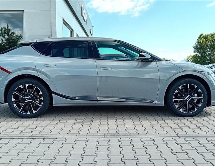 KIA EV6 4