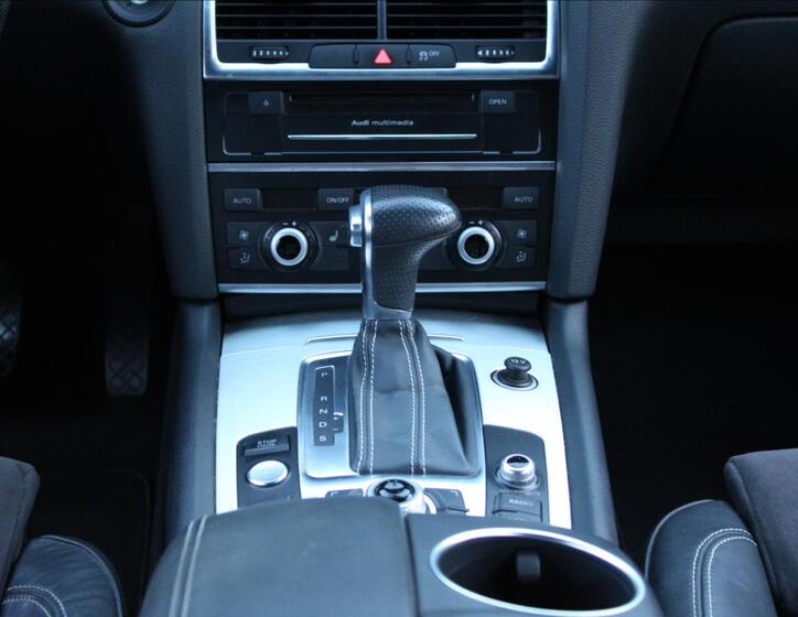 Audi Q7 28