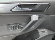 Volkswagen Tiguan 9
