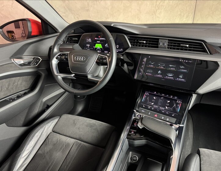 Audi e-tron SUV 0,0 300 kw