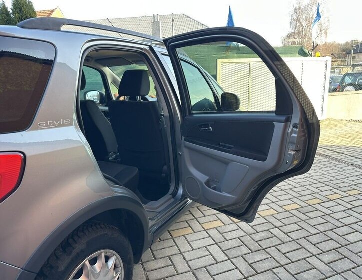 Suzuki SX4 Hatchback 1,6 l 88 kw