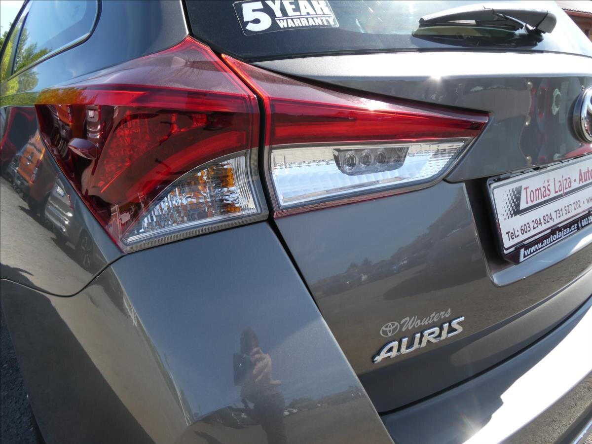 Toyota Auris Kombi 1,3 l 73 kw