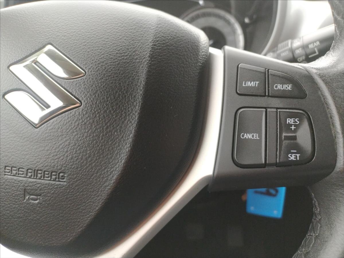 Suzuki Vitara SUV 998,0 82 kw