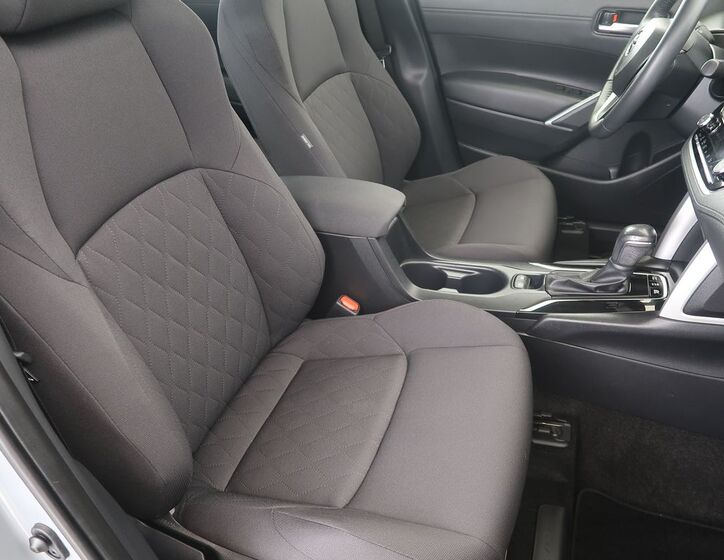 Toyota Corolla Cross 14