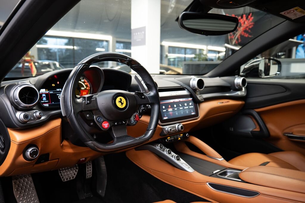 Ferrari GTC4 Lusso Kupé 6,3 l 507 kw