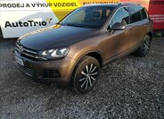 Volkswagen Touareg 1