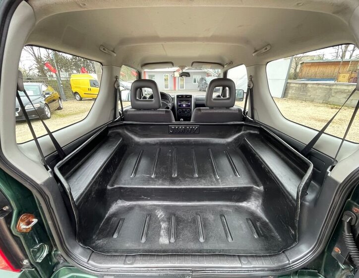 Suzuki Jimny SUV / Terénní 1,5 l 63 kw