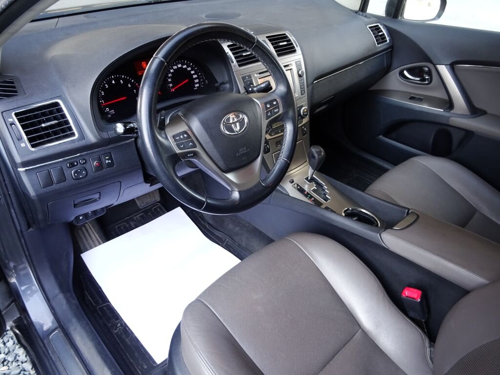 Toyota Avensis Sedan / Limuzína 2,0 l 112 kw