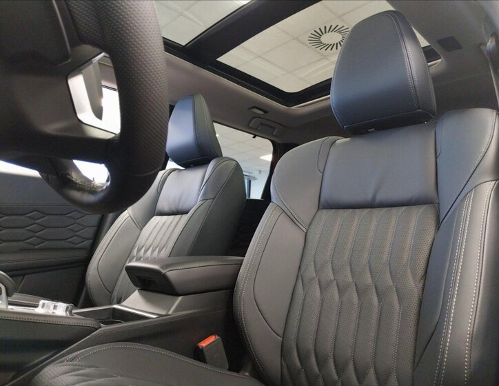 Mitsubishi Outlander SUV 2,4 l 225 kw