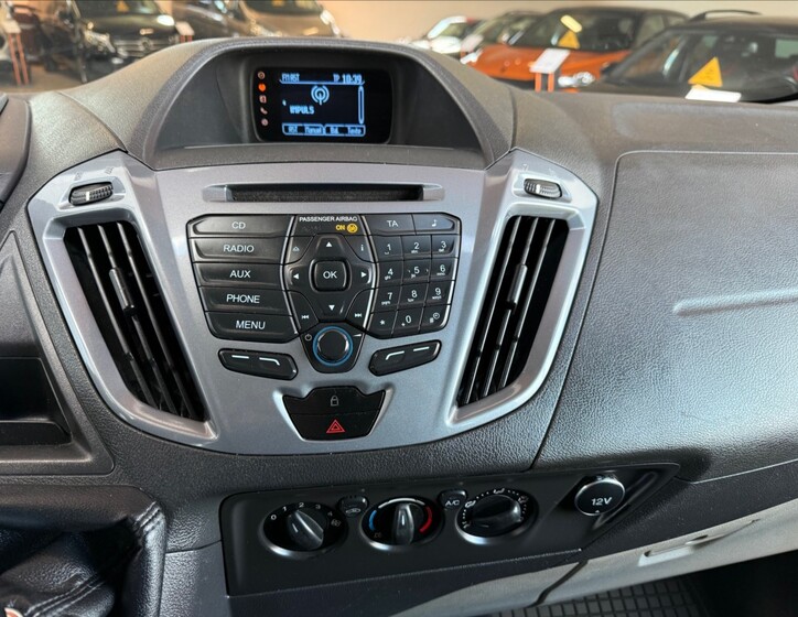 Ford Tourneo Custom 15
