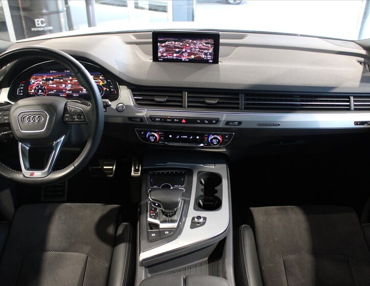 Audi Q7 17