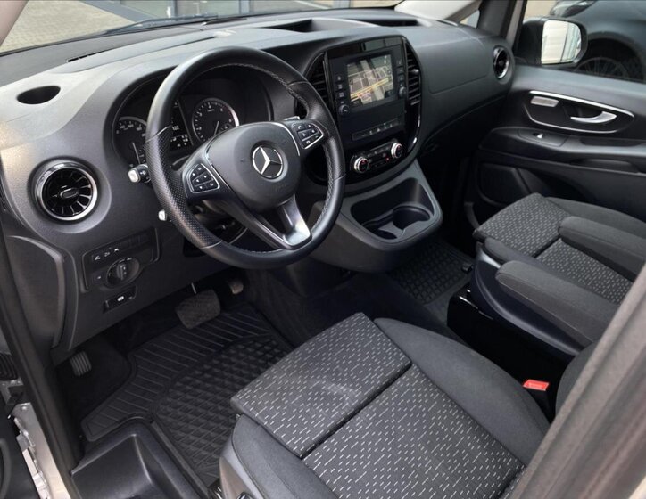 Mercedes-Benz Vito 9