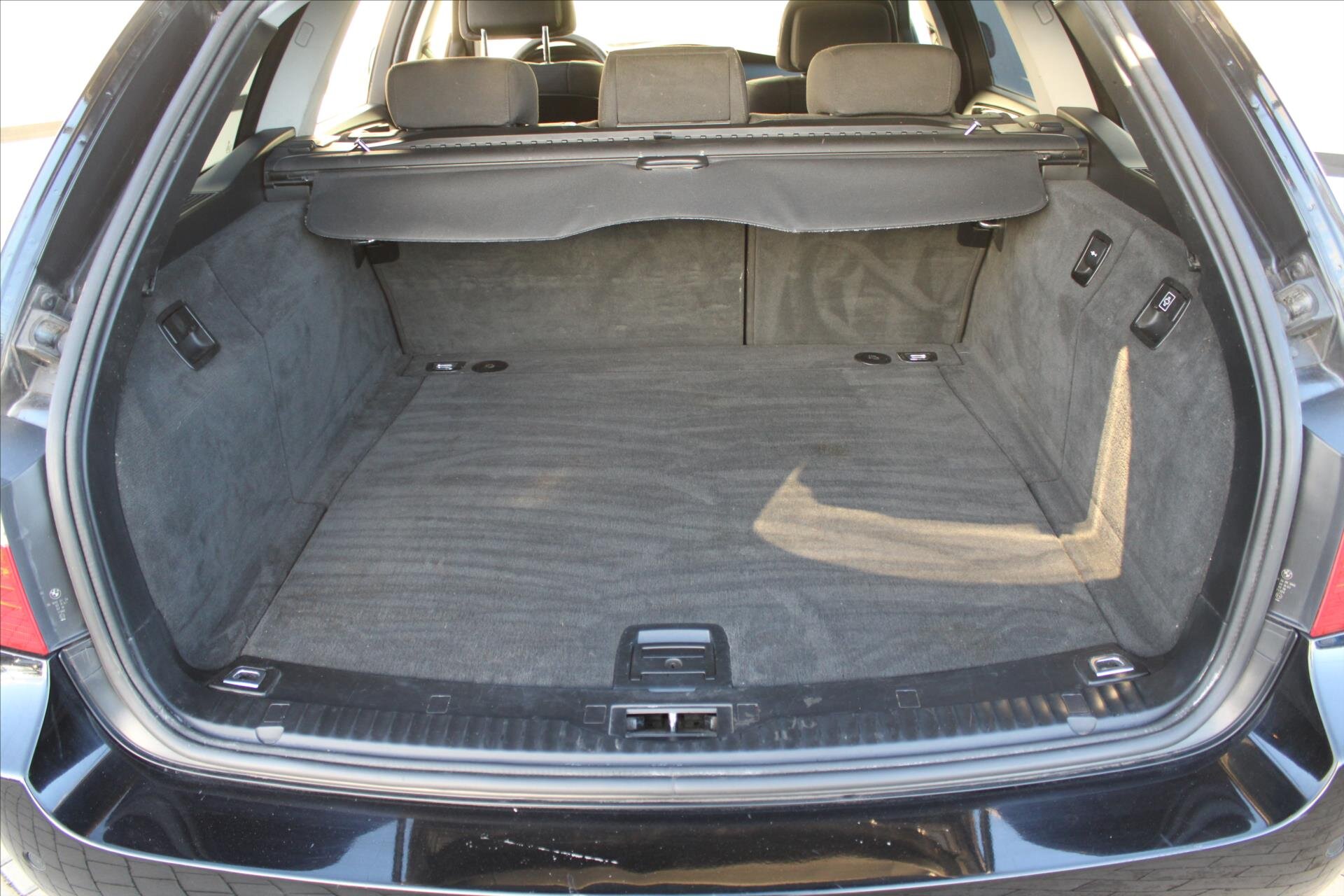 BMW Řada 5 Kombi 3,0 l 145 kw