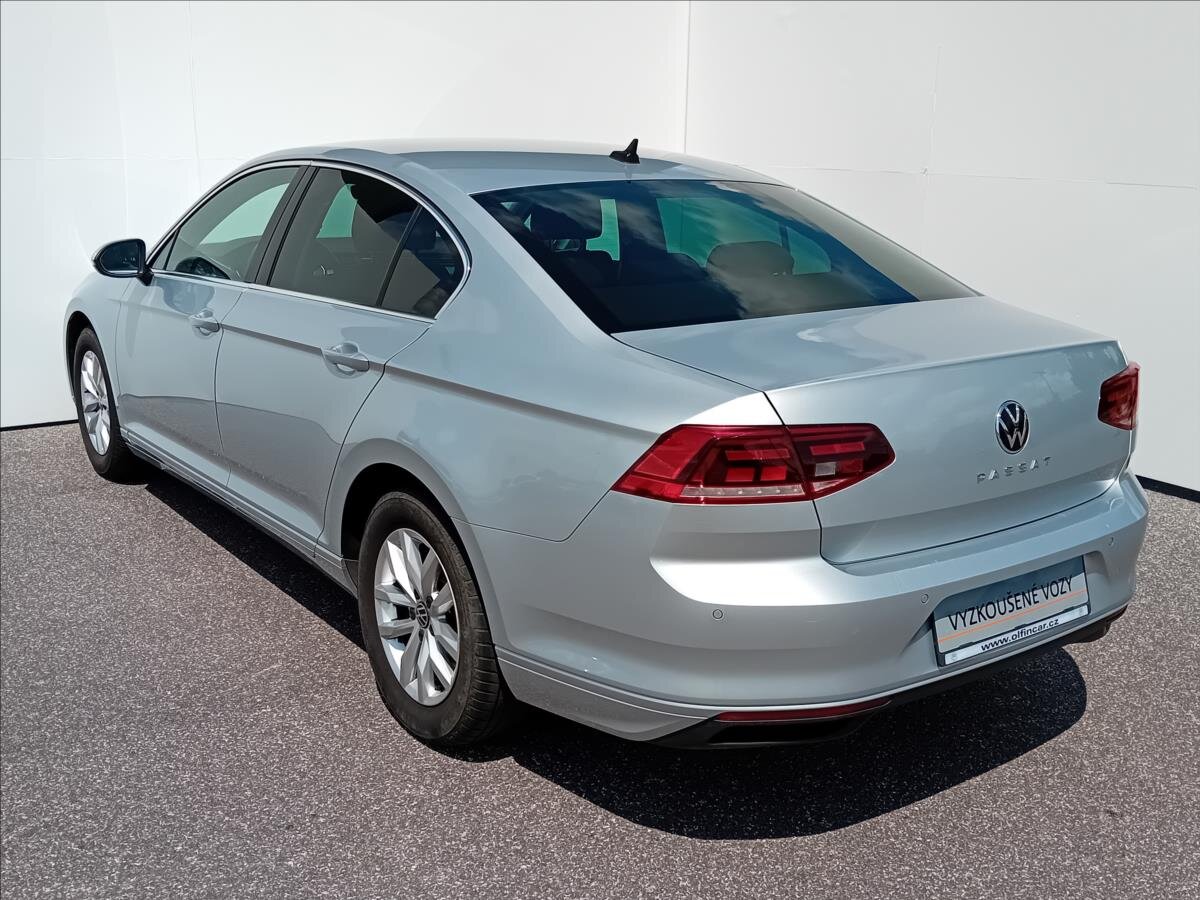 Volkswagen Passat Sedan 1,5 l 110 kw