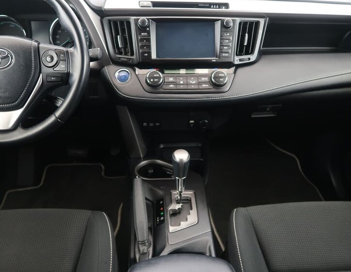Toyota RAV4 SUV / Terénní 2,5 l 114 kw