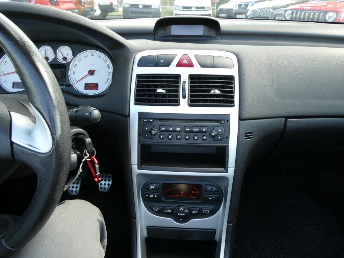 Peugeot 307 Kupé 2,0 l 100 kw