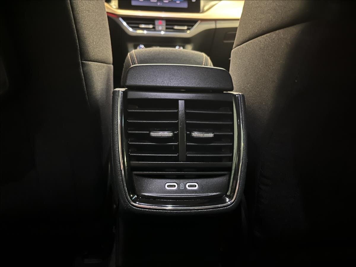 Škoda Kamiq SUV 999,0 85 kw