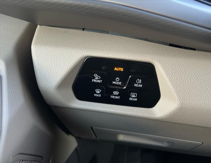 Volkswagen Multivan 28