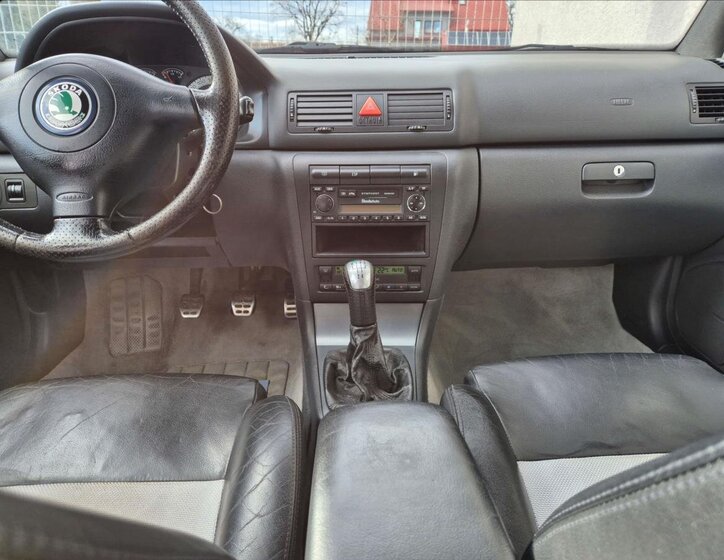 Škoda Octavia Sedan / Limuzína 1,8 l 132 kw