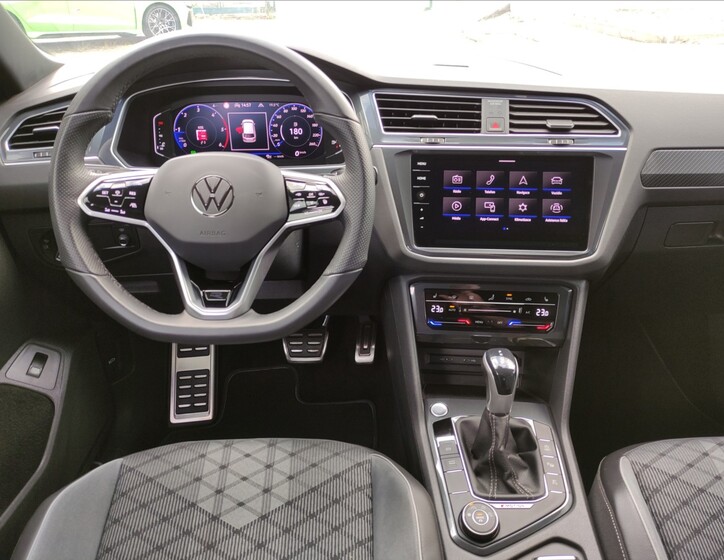 Volkswagen Tiguan 7