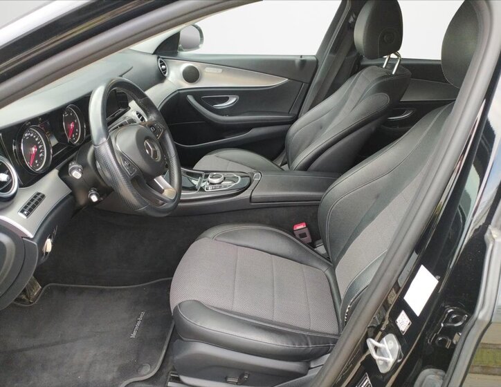 Mercedes-Benz Třídy E 17