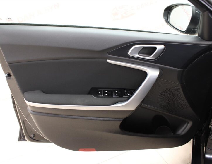 KIA Ceed Hatchback 1,5 l 117 kw