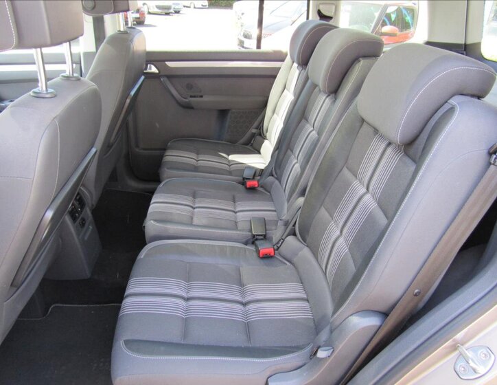 Volkswagen Touran Kombi 1,4 l 103 kw