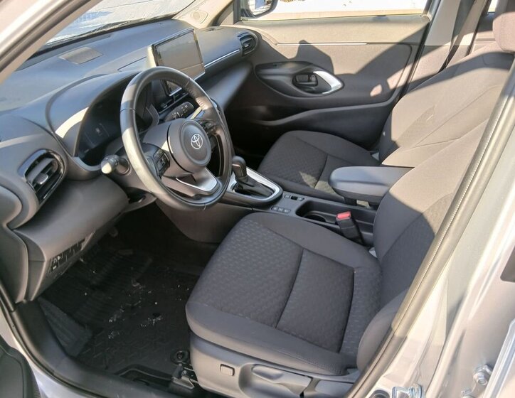 Toyota Yaris Cross 9