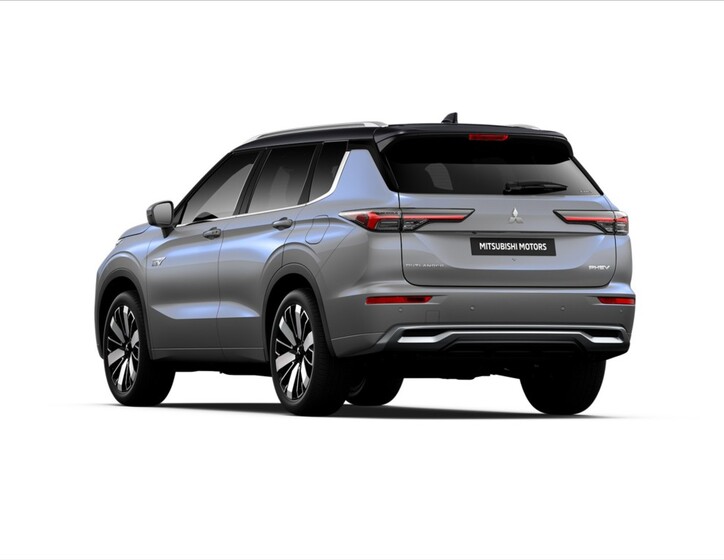 Mitsubishi Outlander 4
